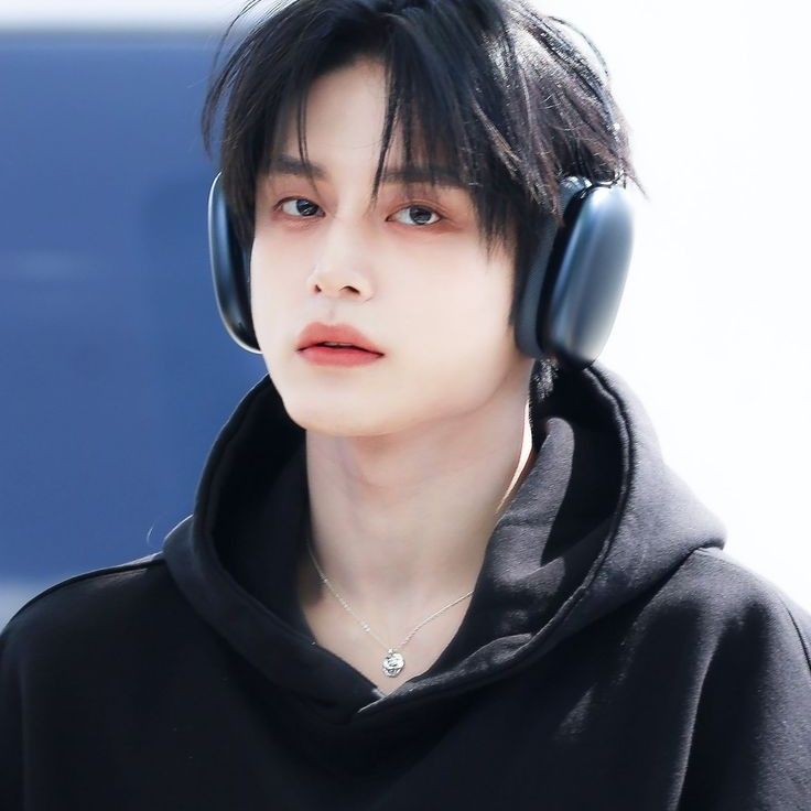 金地雄 (ZEROBASEONE)的最新活動照片