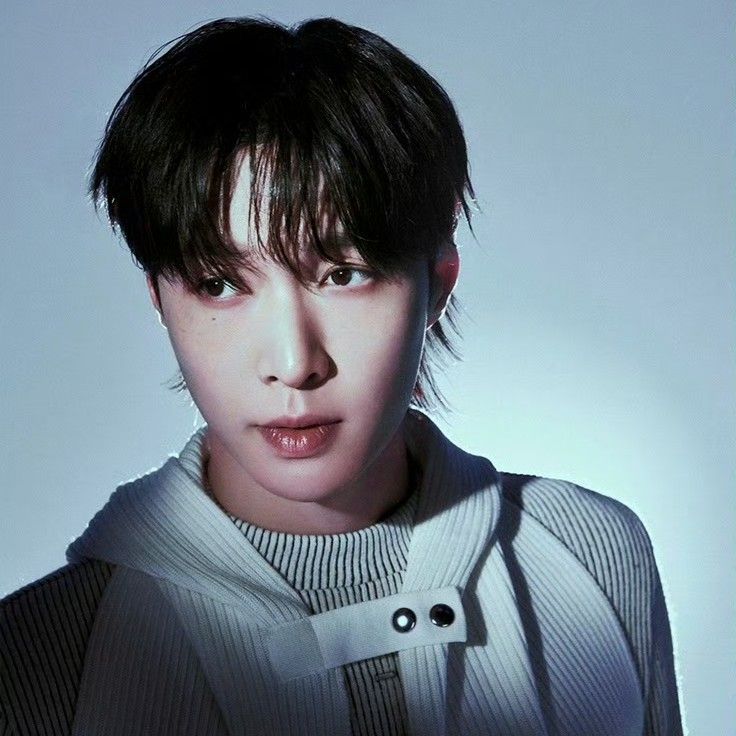 Recent activity shot of Lay (EXO)