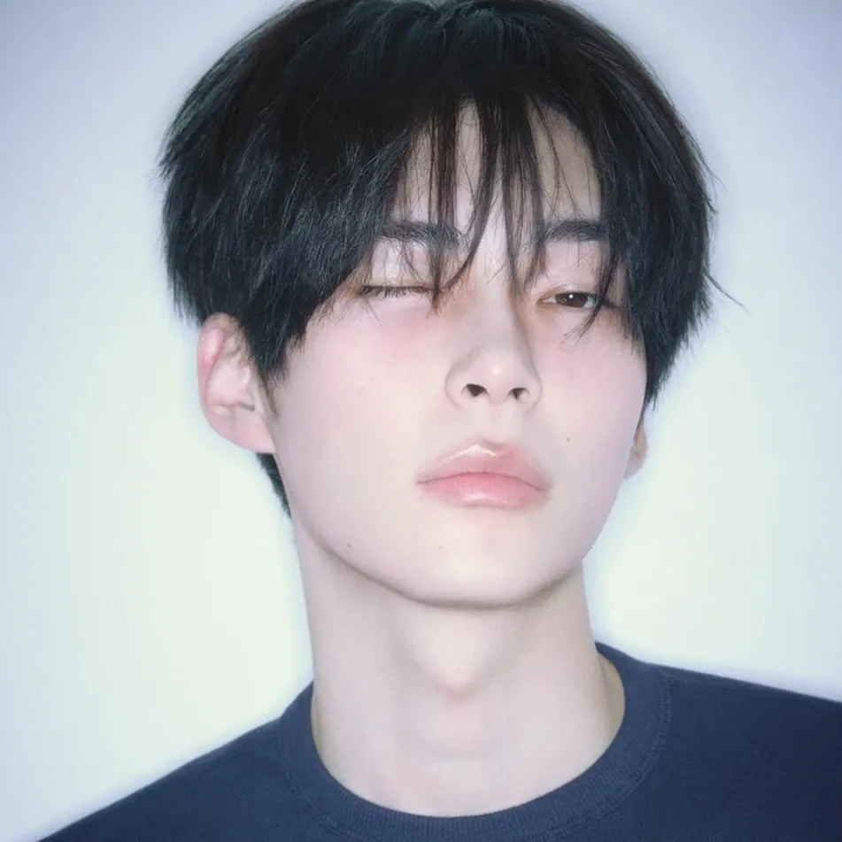 ソン・ハンビン (ZEROBASEONE)の最新写真