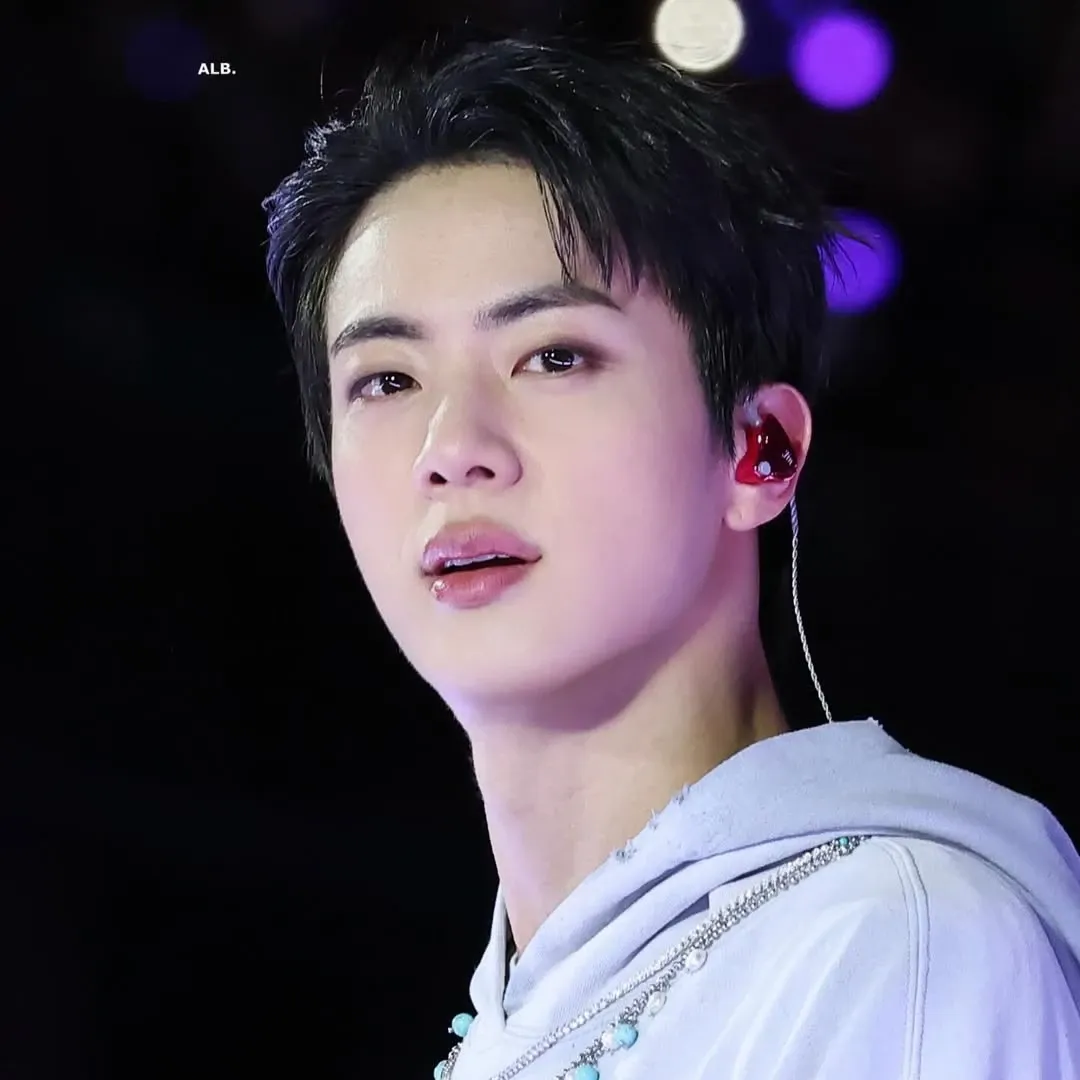 Foto terbaru Jin (BTS)