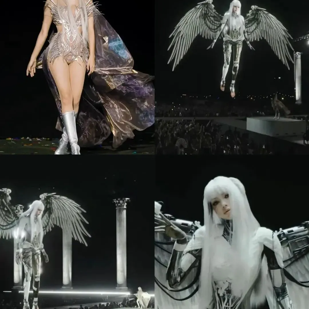 Momen yang diabadikan oleh penggemar Lisa (BLACKPINK)