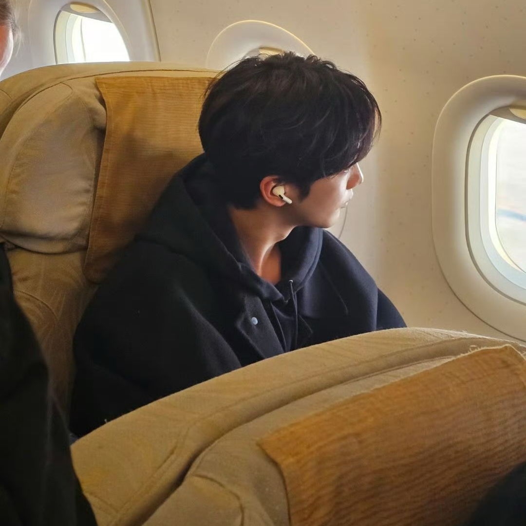 Behind-the-scenes cut of Kim Yohan (WEi)