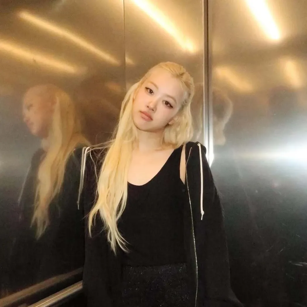 Latest photo of ROSÉ (BLACKPINK)
