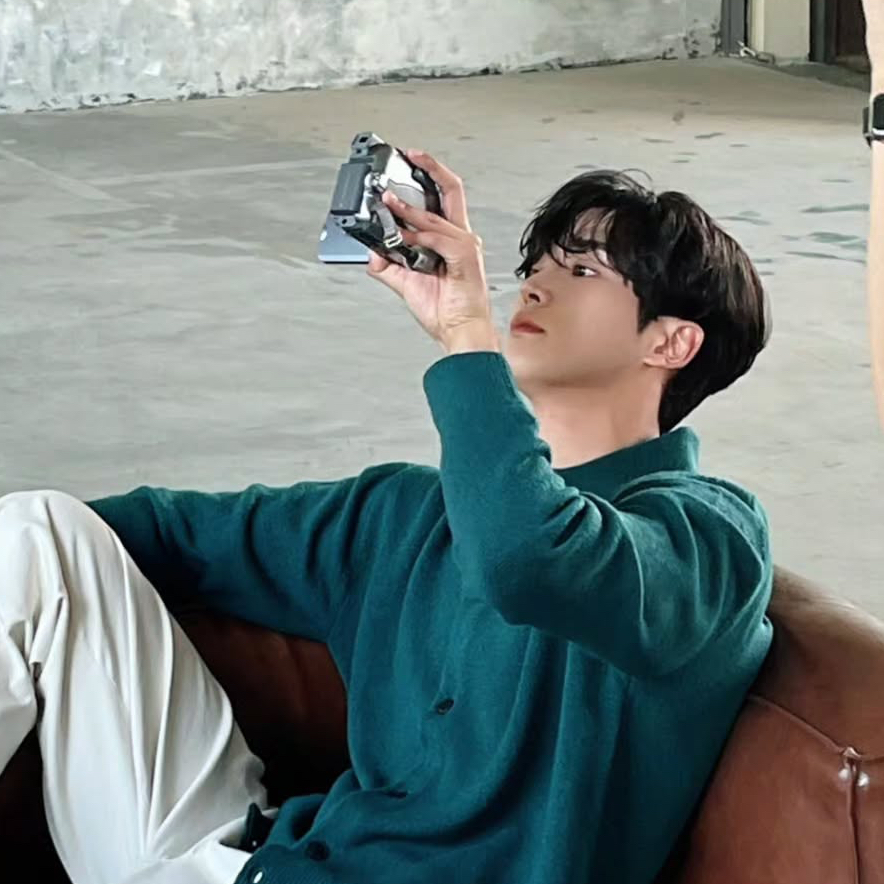 로운의 최신 사진