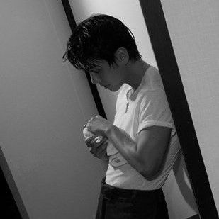 뷔 (방탄소년단)의 비하인드 컷