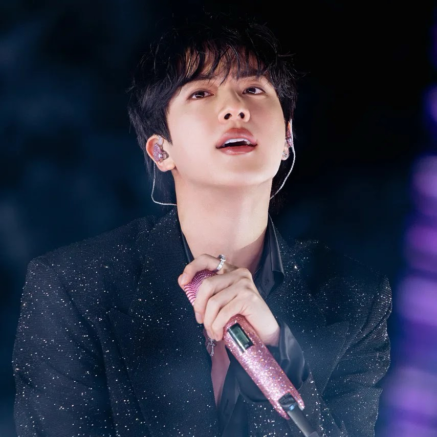 진 (방탄소년단)의 최신 사진