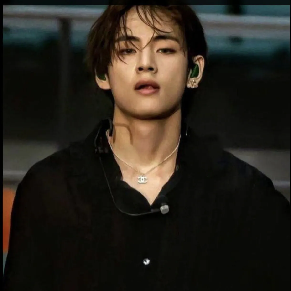 뷔 (방탄소년단)의 최신 사진