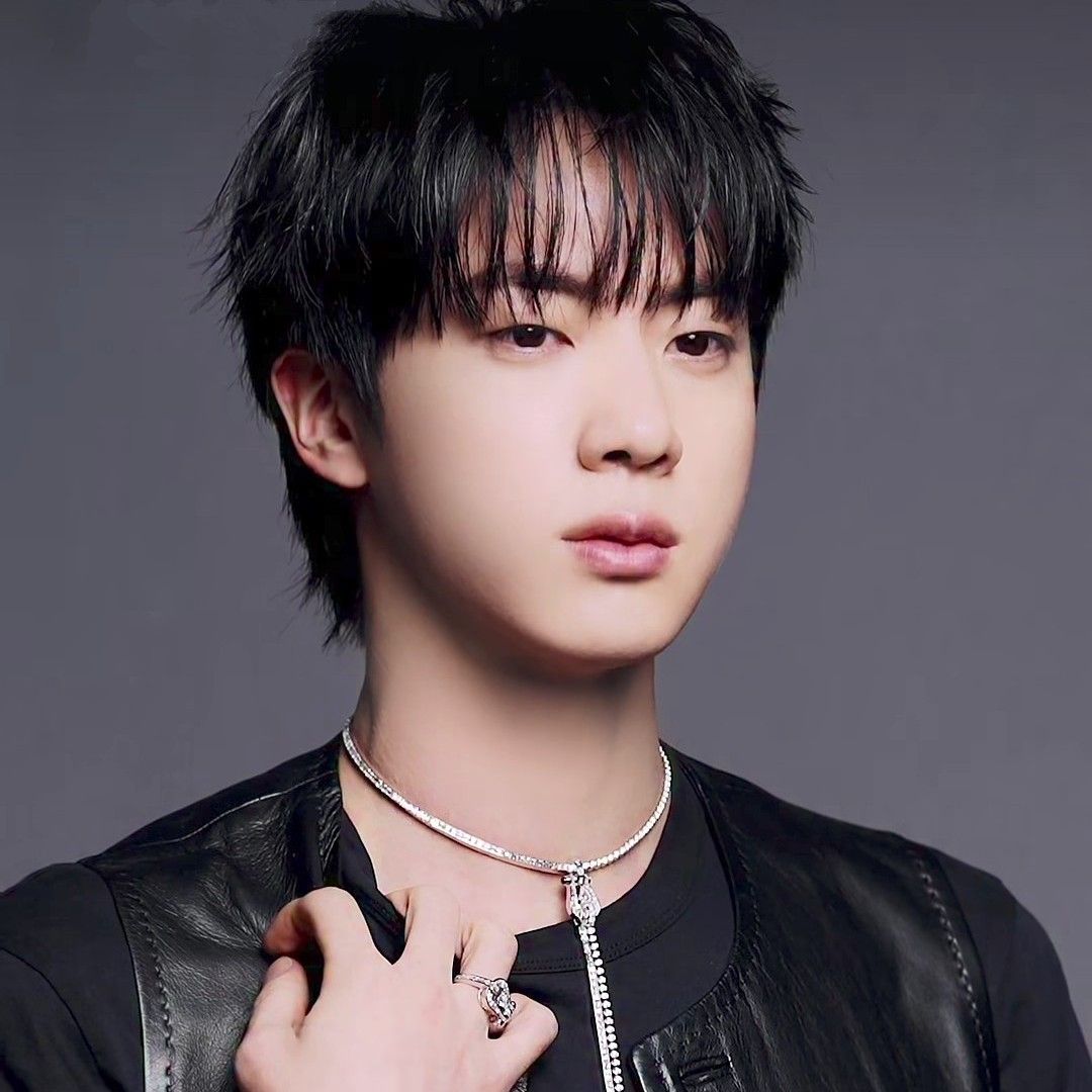 Behind-the-scenes cut of Jin (BTS)