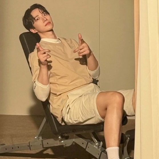 Behind-the-scenes cut of Junho (2PM)