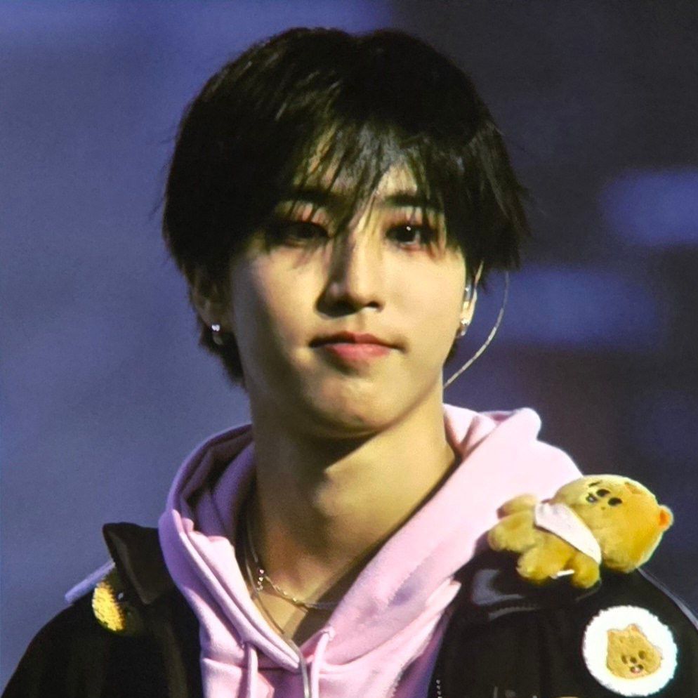 Behind-the-scenes cut of HAN (Stray Kids)
