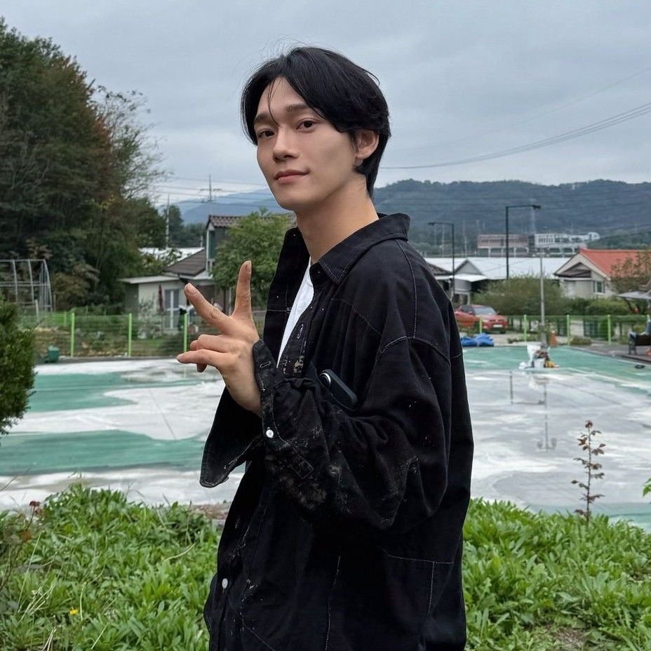 Latest photo of Chen (EXO)