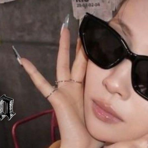 Latest photo of Mayuka (NiziU)