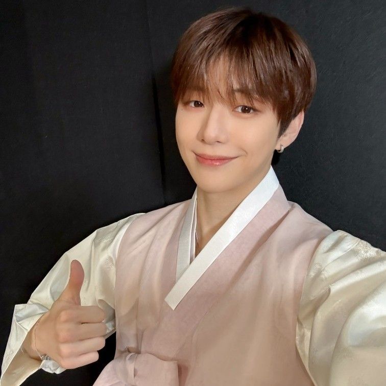 강다니엘 최근 활동샷