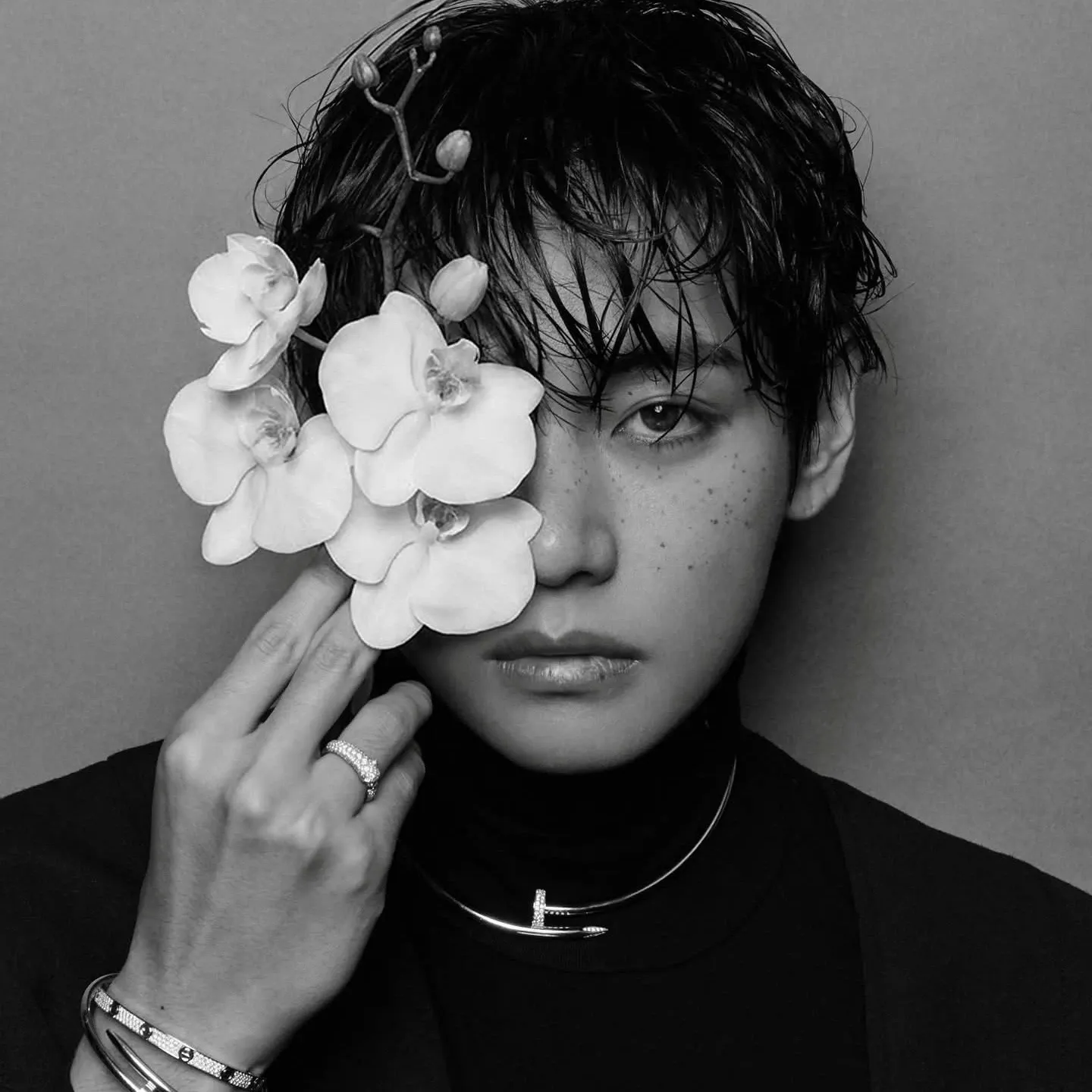 뷔 (방탄소년단)의 최신 사진