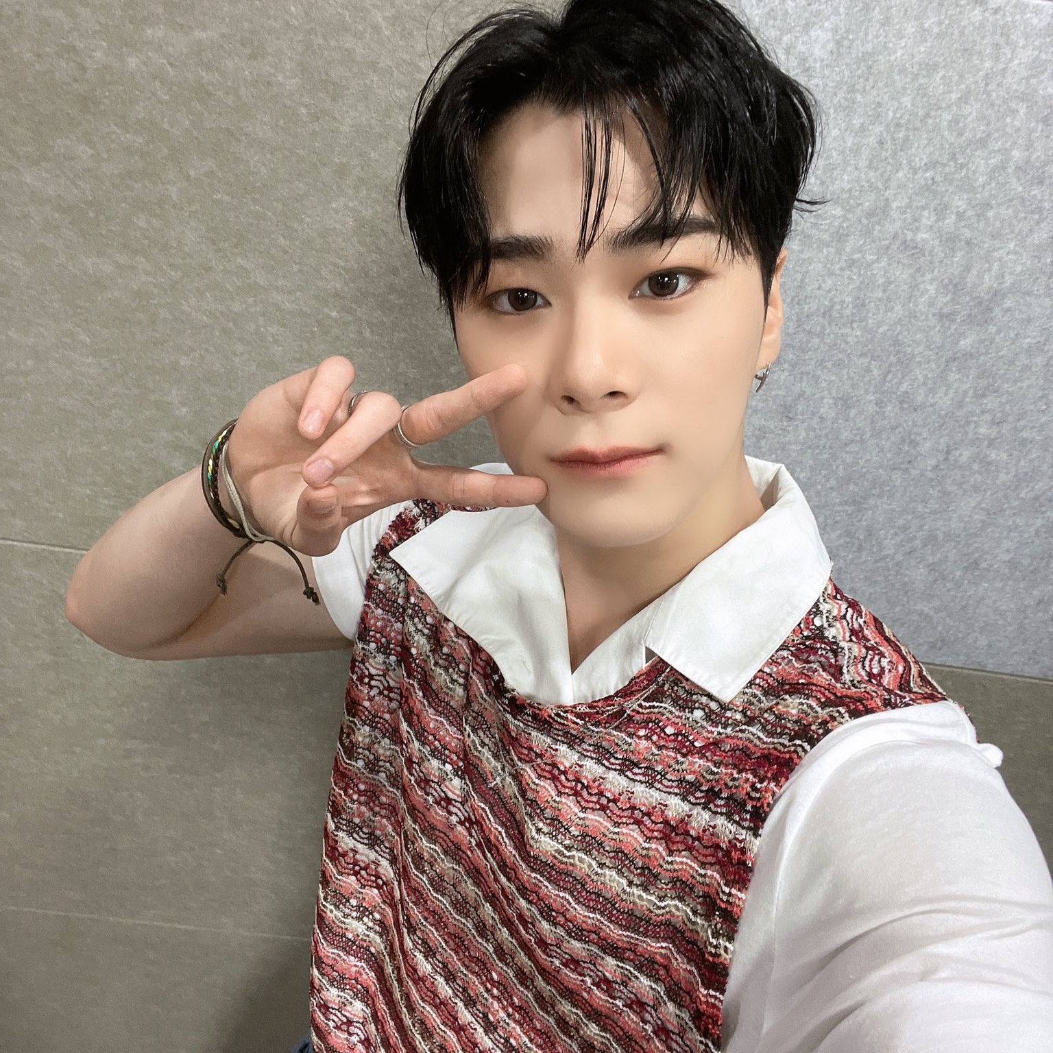 Behind-the-scenes cut of Moonbin (ASTRO)