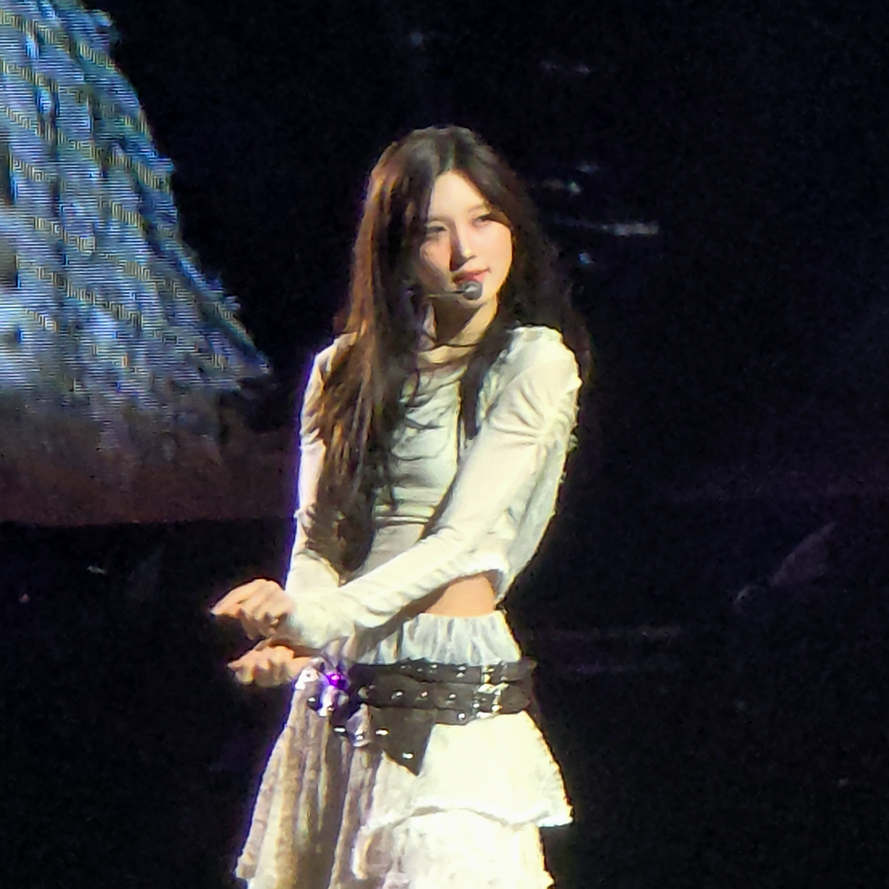 Behind-the-scenes cut of IVE