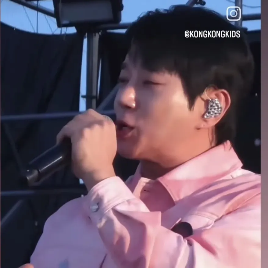 Recent activity shot of Hwang Chiyeol