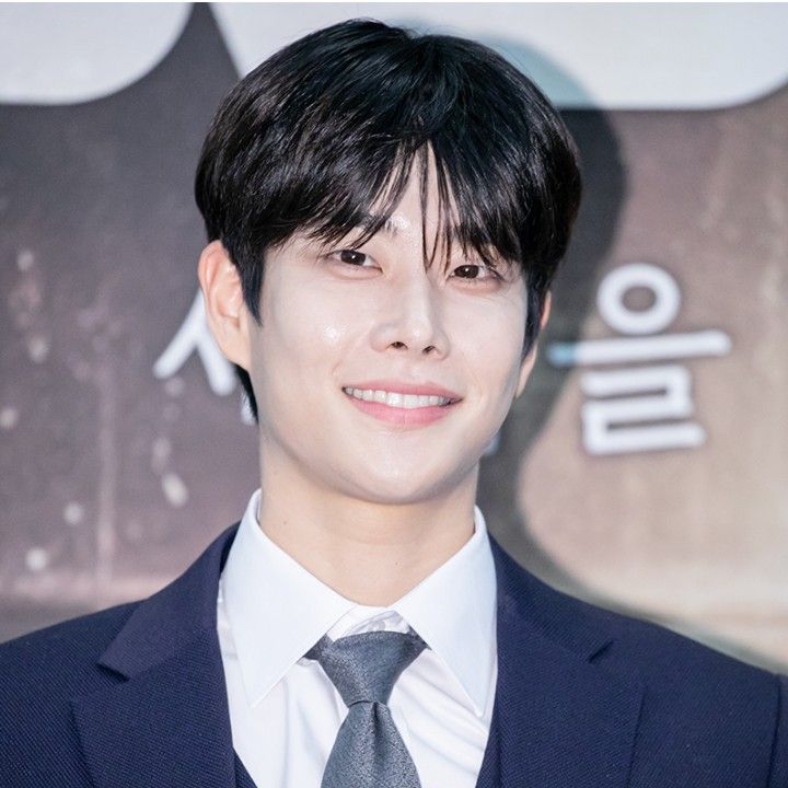 Behind-the-scenes cut of MJ (ASTRO)