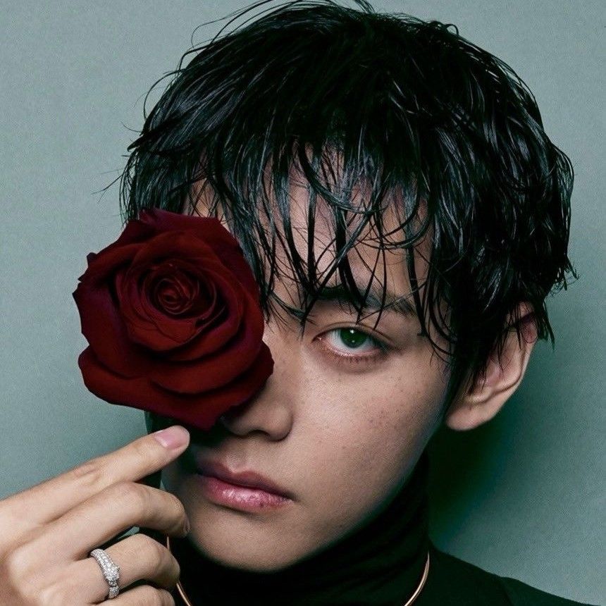 뷔 (방탄소년단) 최근 활동샷