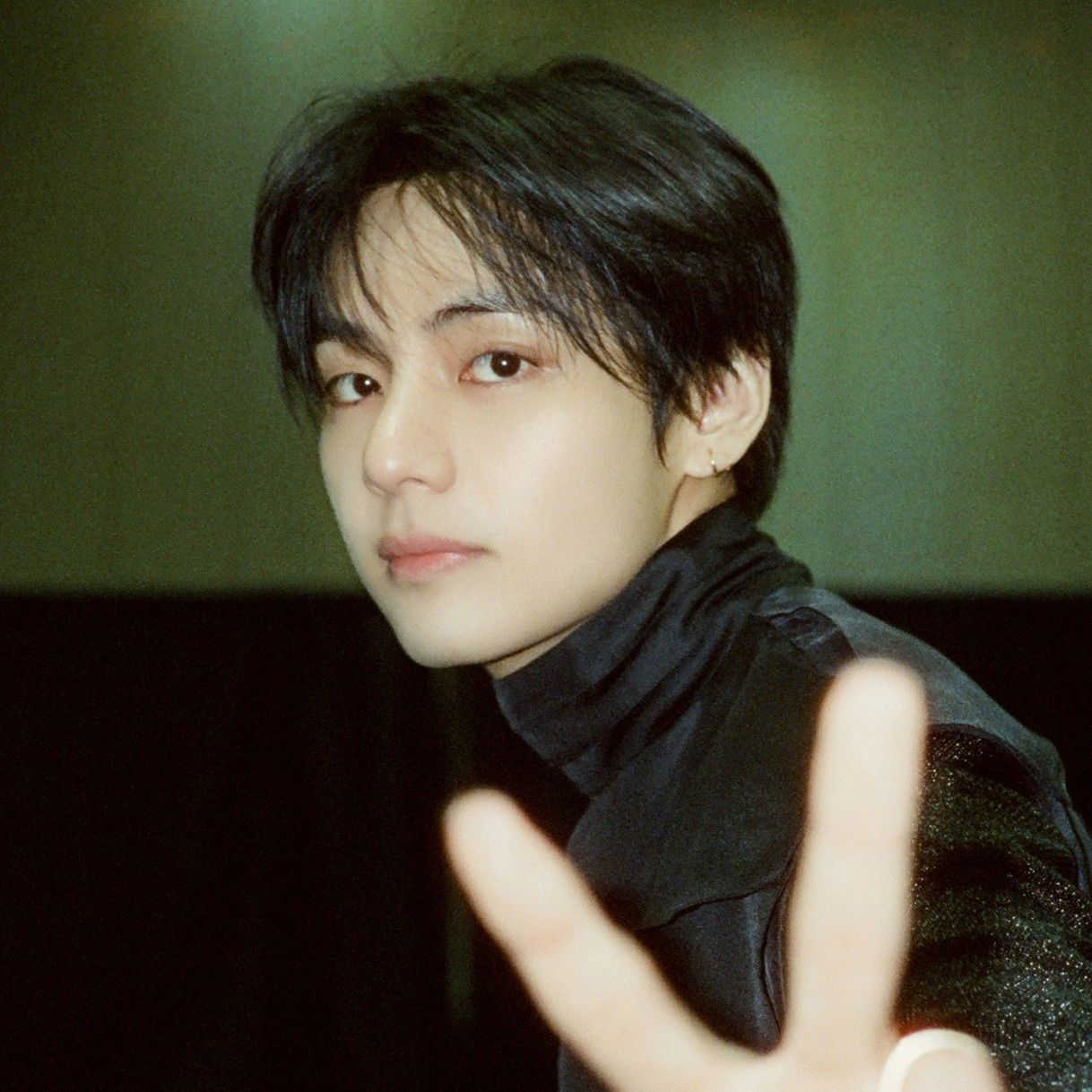 뷔 (방탄소년단)의 최신 사진