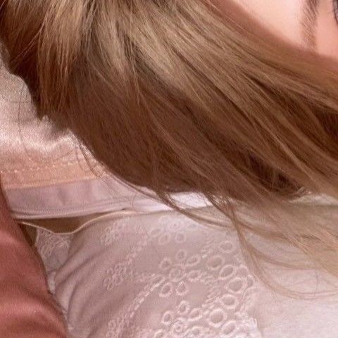 今天在最愛偶像中閃耀的Gaeul (IVE)代表照片