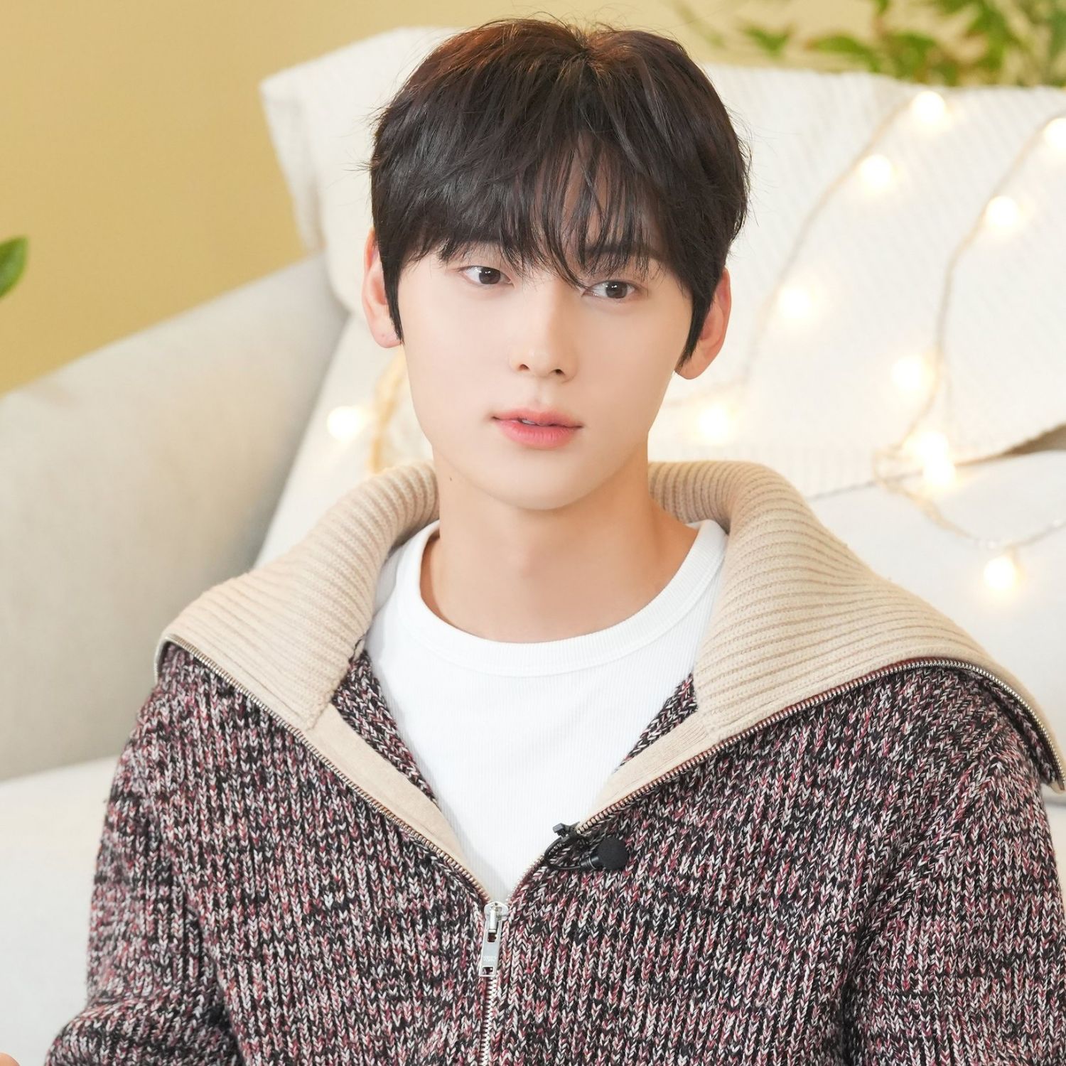Behind-the-scenes cut of Hwang Minhyun