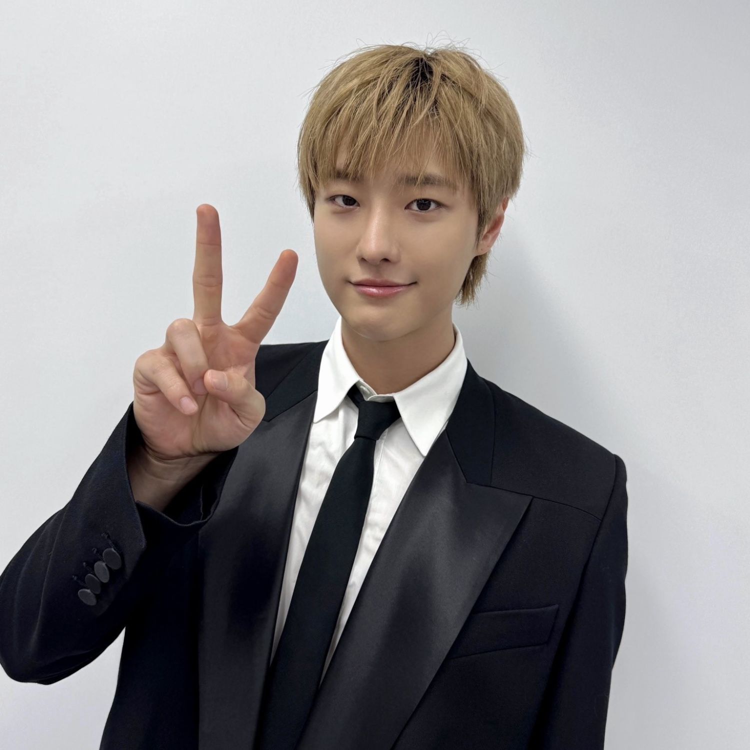 Behind-the-scenes cut of WOODZ