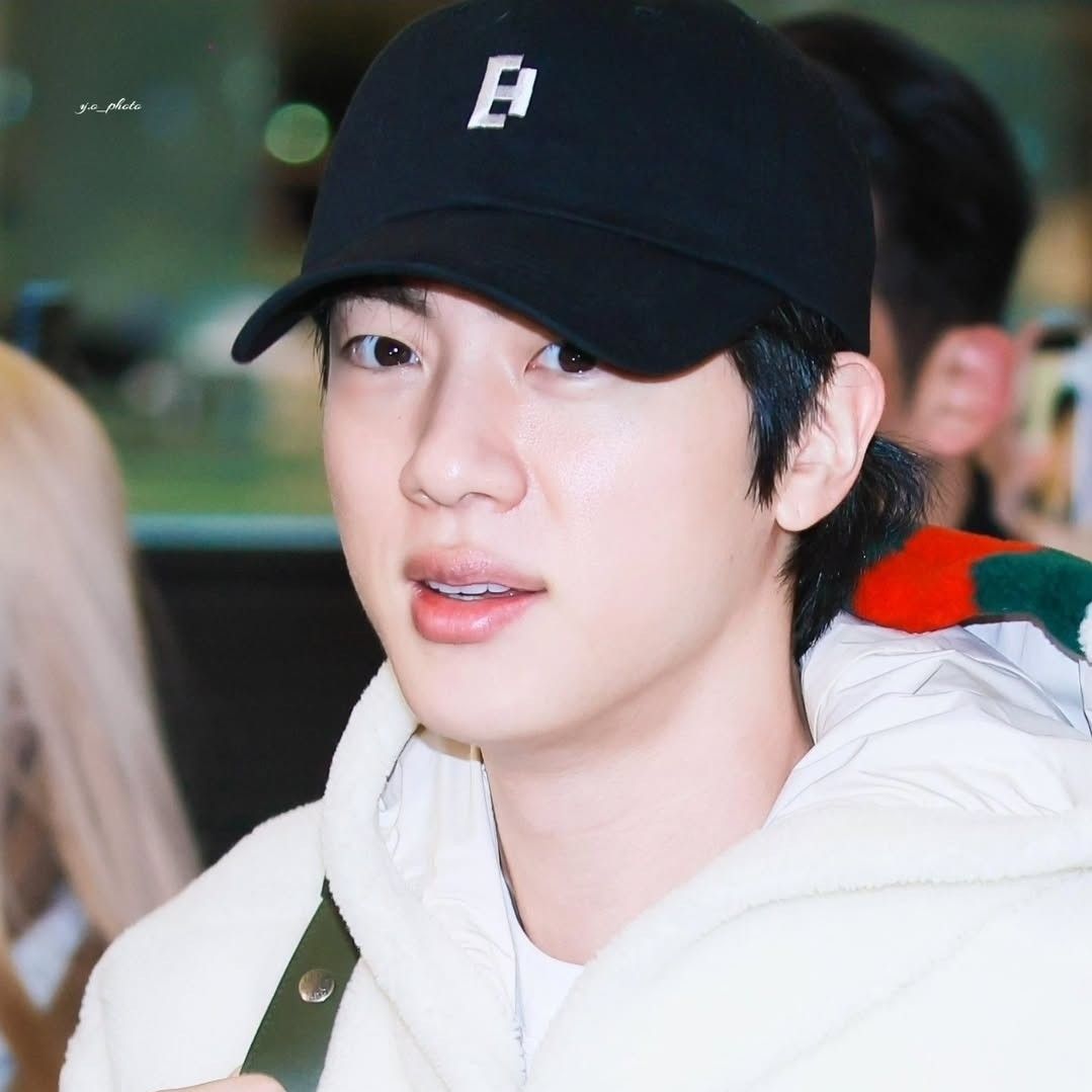 ジン (BTS)の最新写真