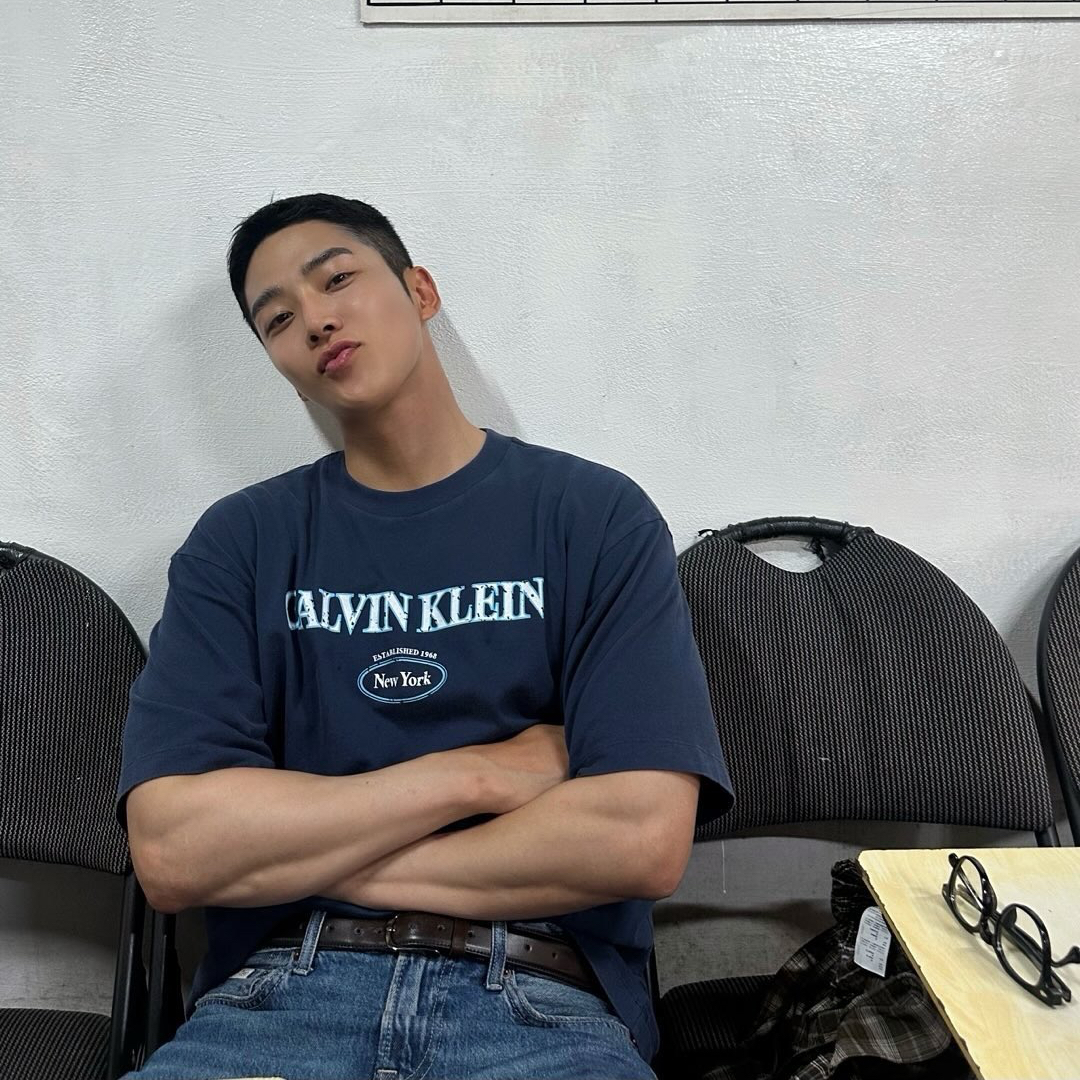 Behind-the-scenes cut of Rowoon