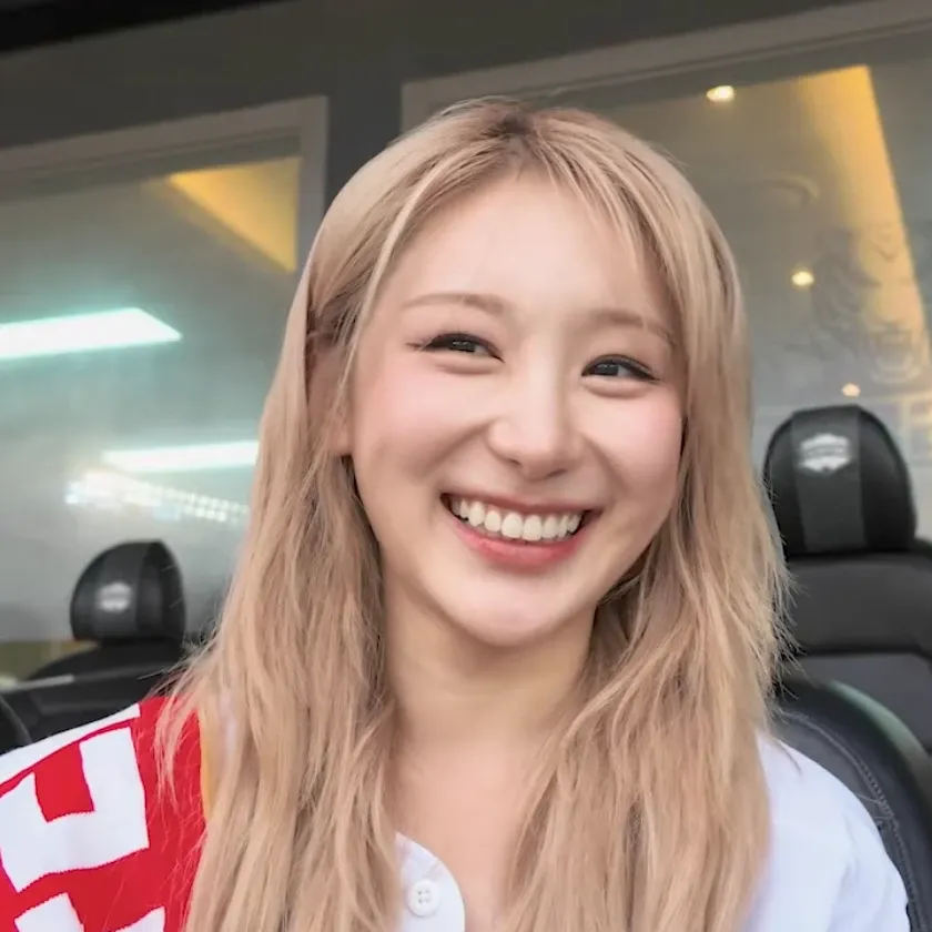 Recent activity shot of Lee Chaeyeon