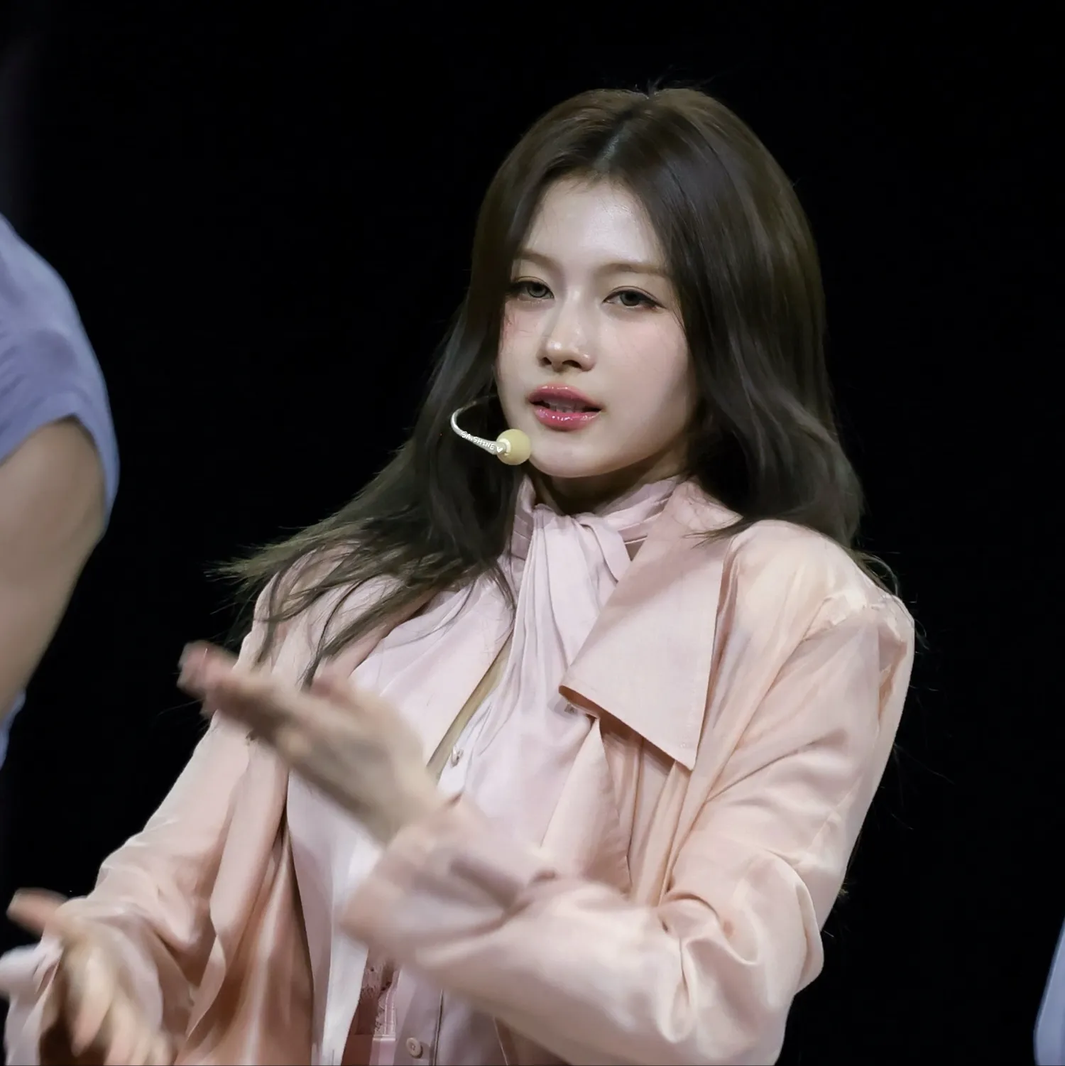 사나 (TWICE)의 최신 사진