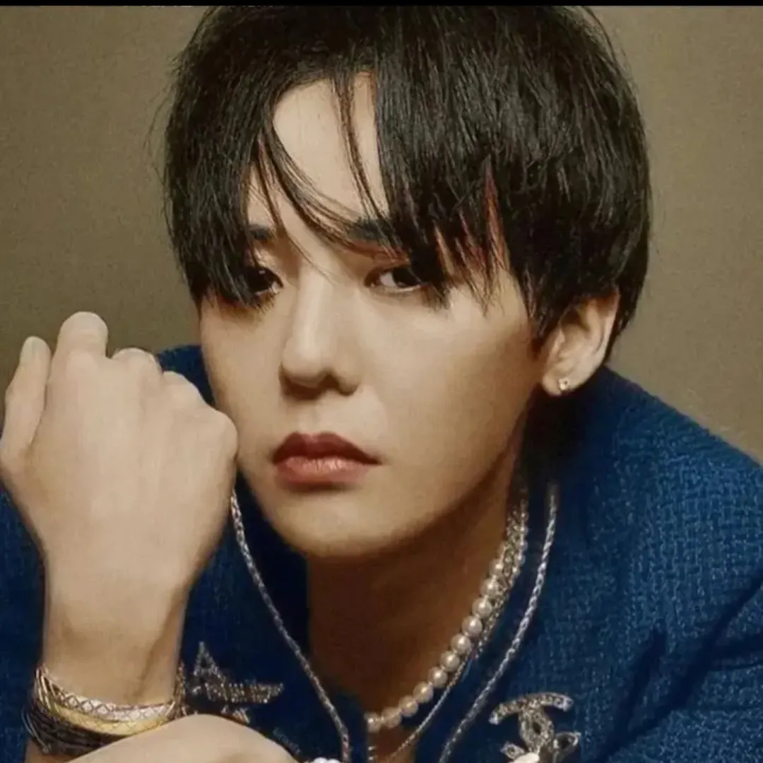 Recent activity shot of G-DRAGON (BIGBANG)