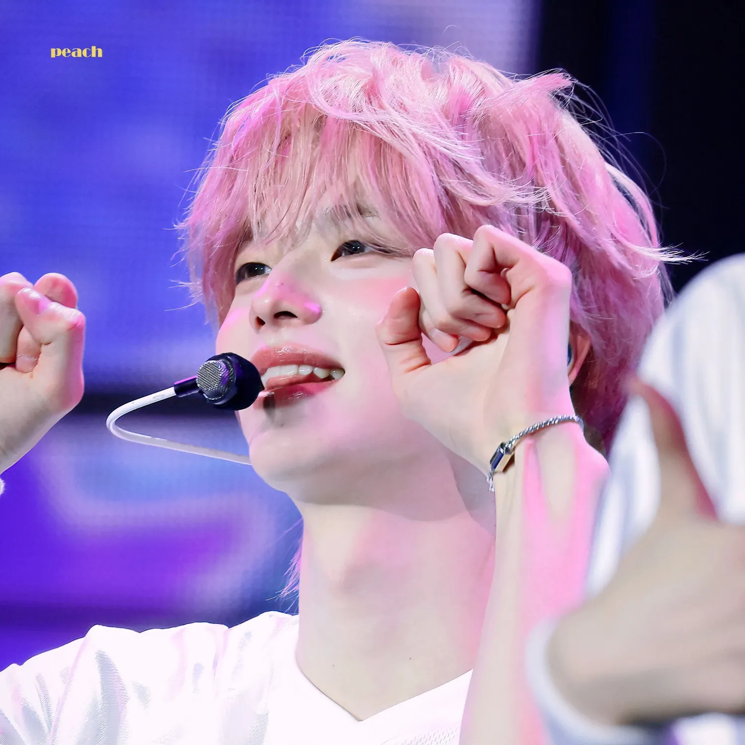 Behind-the-scenes cut of Shinyu (TWS)