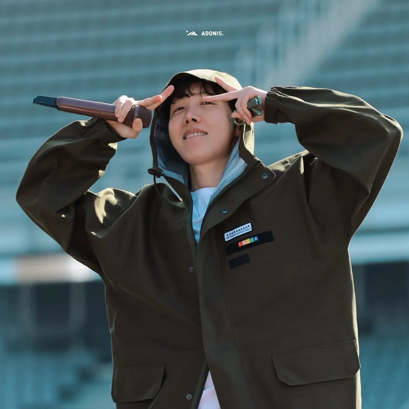 Foto aktivitas terbaru j-hope (BTS)