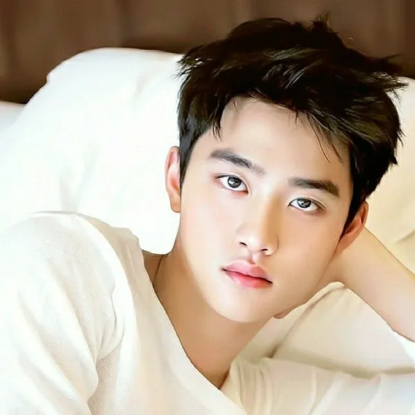 Behind-the-scenes cut of EXO