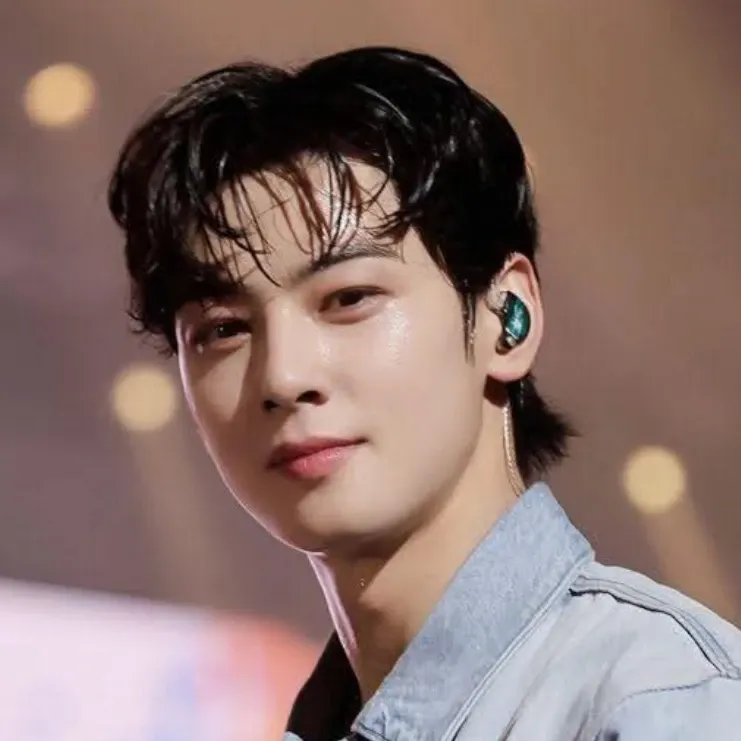 Recent activity shot of Eunwoo (ASTRO)