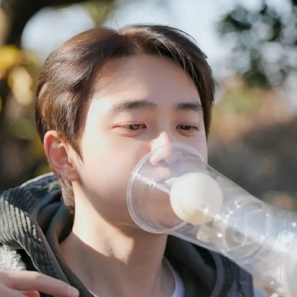 Foto aktivitas terbaru D.O. (EXO)