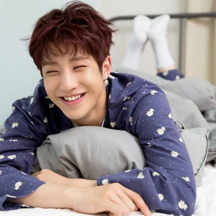 A moment captured by Jinjin (ASTRO)'s fan