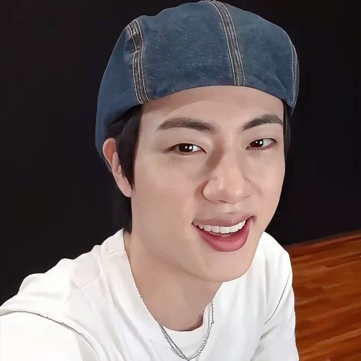 Momen yang diabadikan oleh penggemar Jin (BTS)