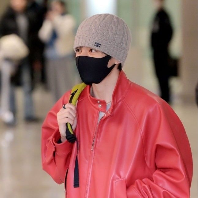 Foto aktivitas terbaru V (BTS)