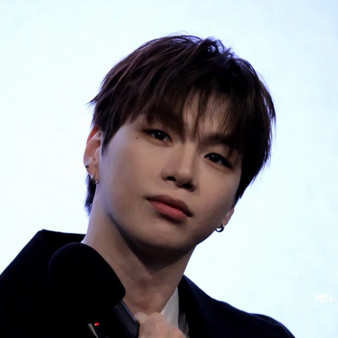 강다니엘의 비하인드 컷