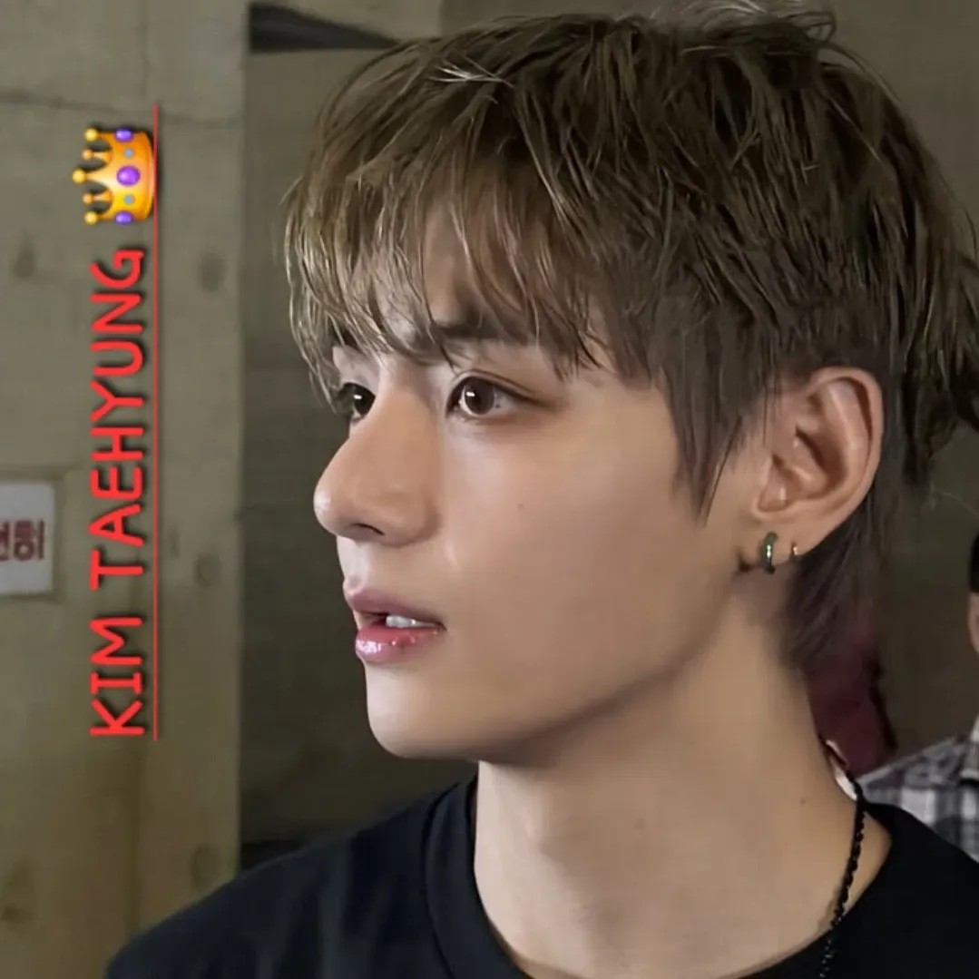 뷔 (방탄소년단) 최근 활동샷