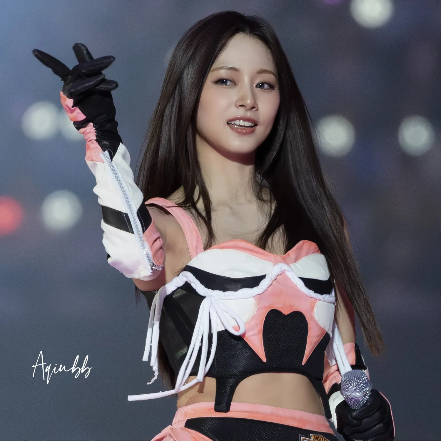 Foto terbaru Tzuyu (TWICE)