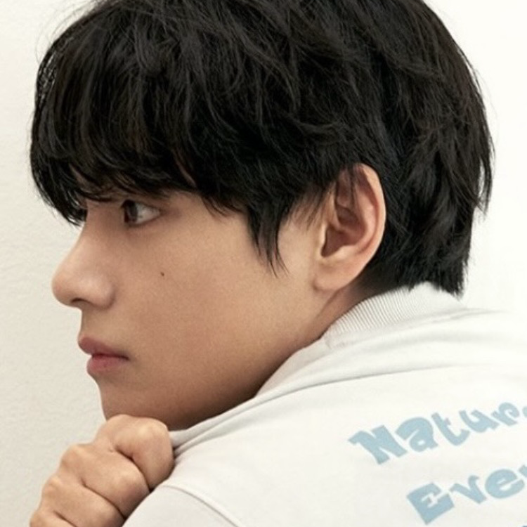 V (BTS)の最新写真
