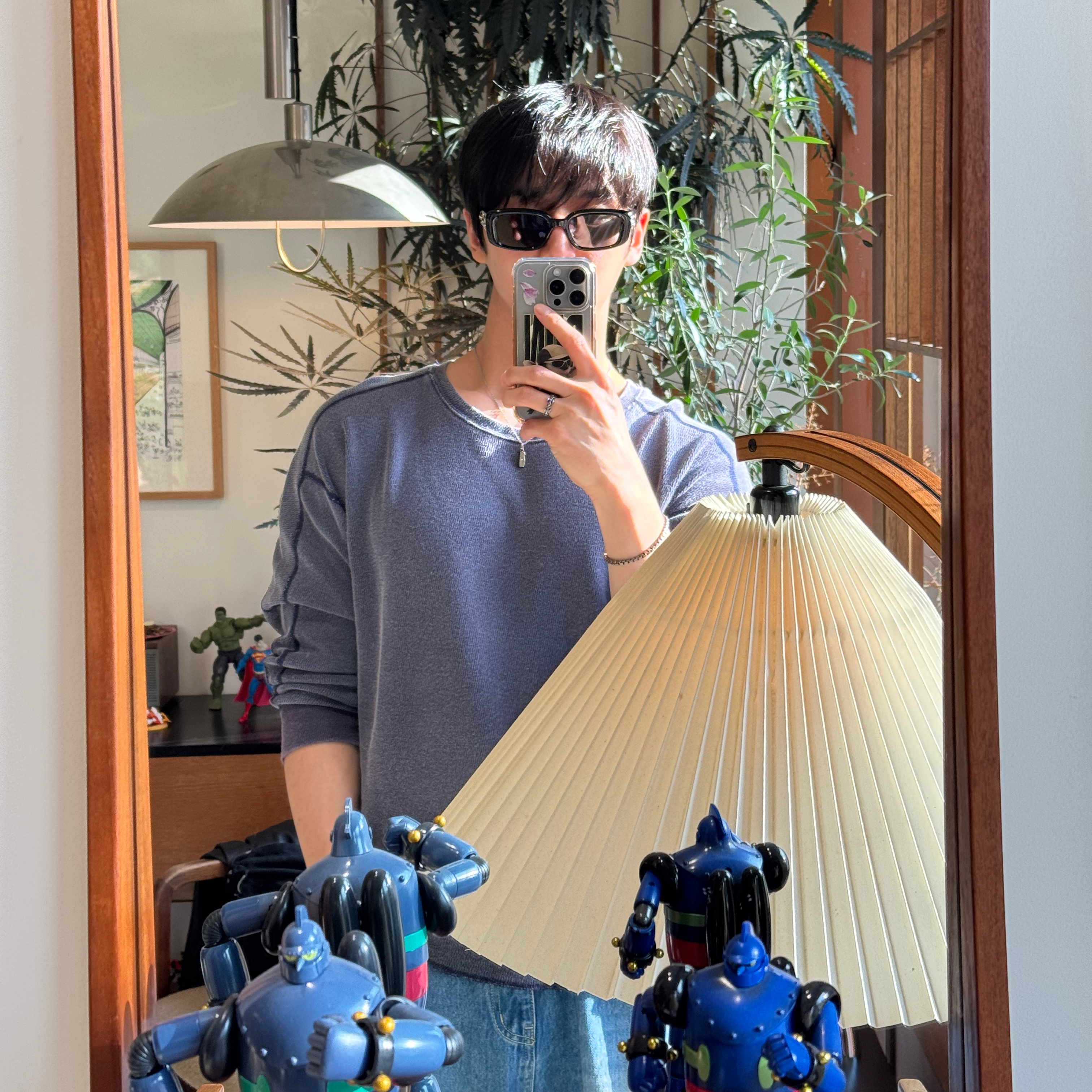 A moment captured by Hongseok (PENTAGON)'s fan