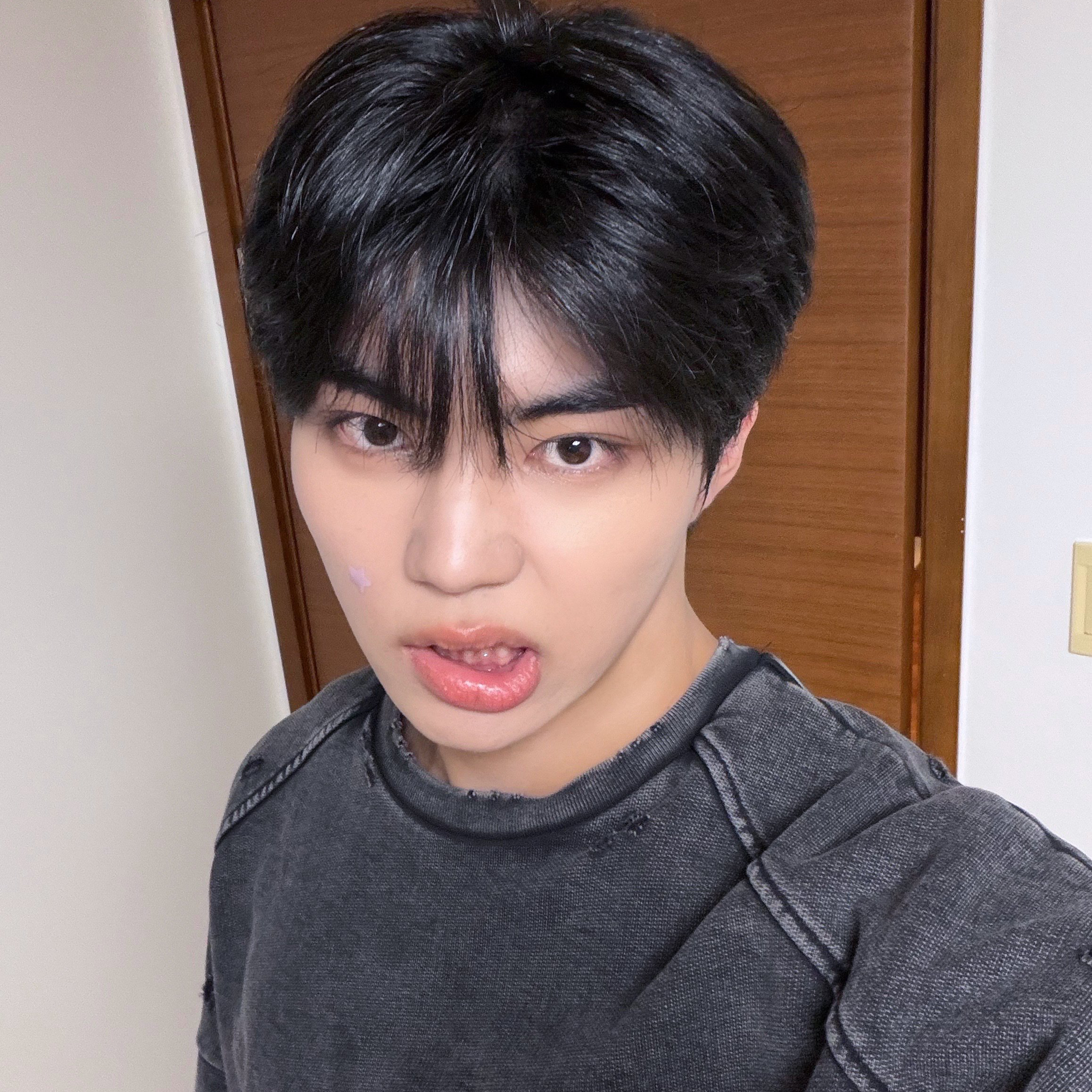 Recent activity shot of Park Gunwook (ZEROBASEONE)
