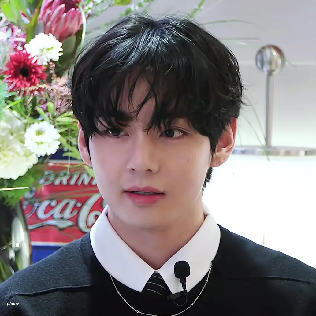 뷔 (방탄소년단)의 비하인드 컷