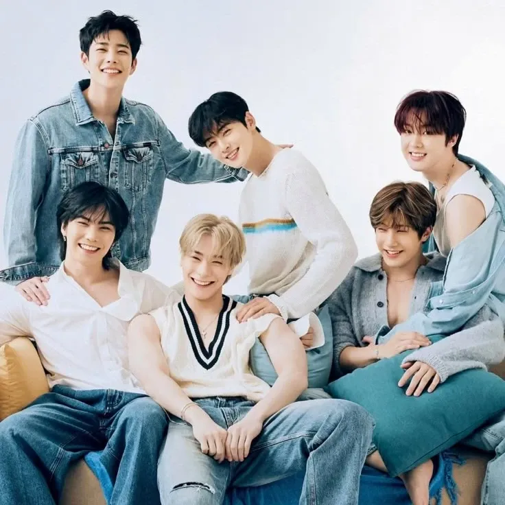 아스트로의 최신 사진