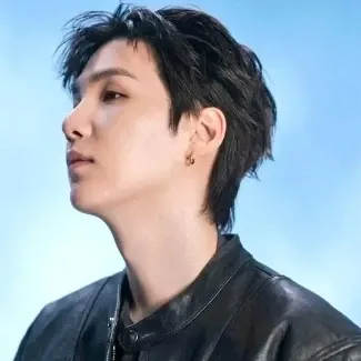 Foto aktivitas terbaru SUGA (BTS)