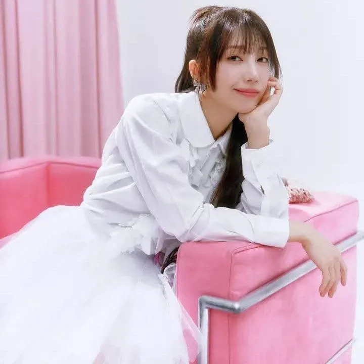 Behind-the-scenes cut of Jeong Eunji (Apink)